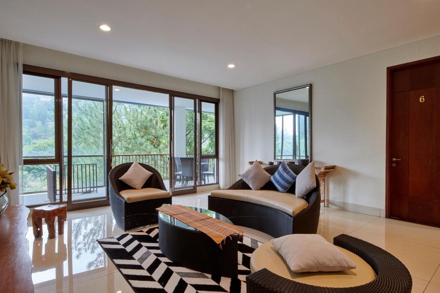 Narwastu Hill View Villa 6 Bedrooms With A Private Swimming Pool Bandung Exterior foto