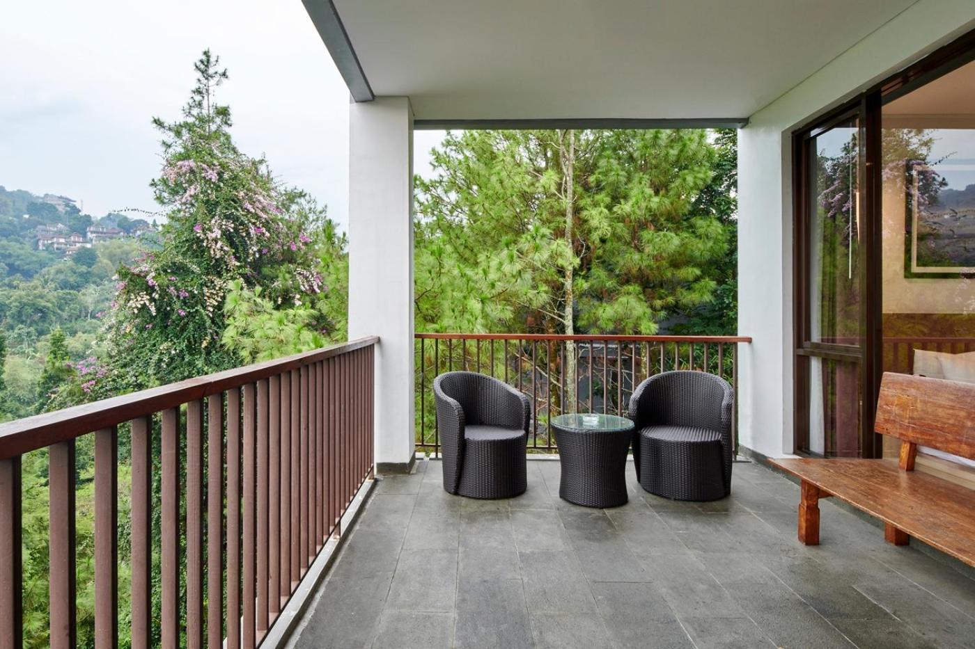 Narwastu Hill View Villa 6 Bedrooms With A Private Swimming Pool Bandung Exterior foto