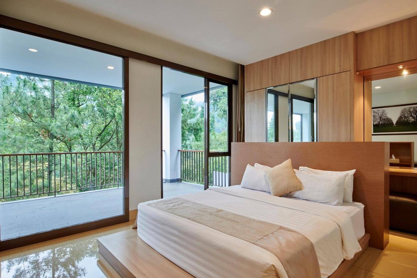 Narwastu Hill View Villa 6 Bedrooms With A Private Swimming Pool Bandung Exterior foto